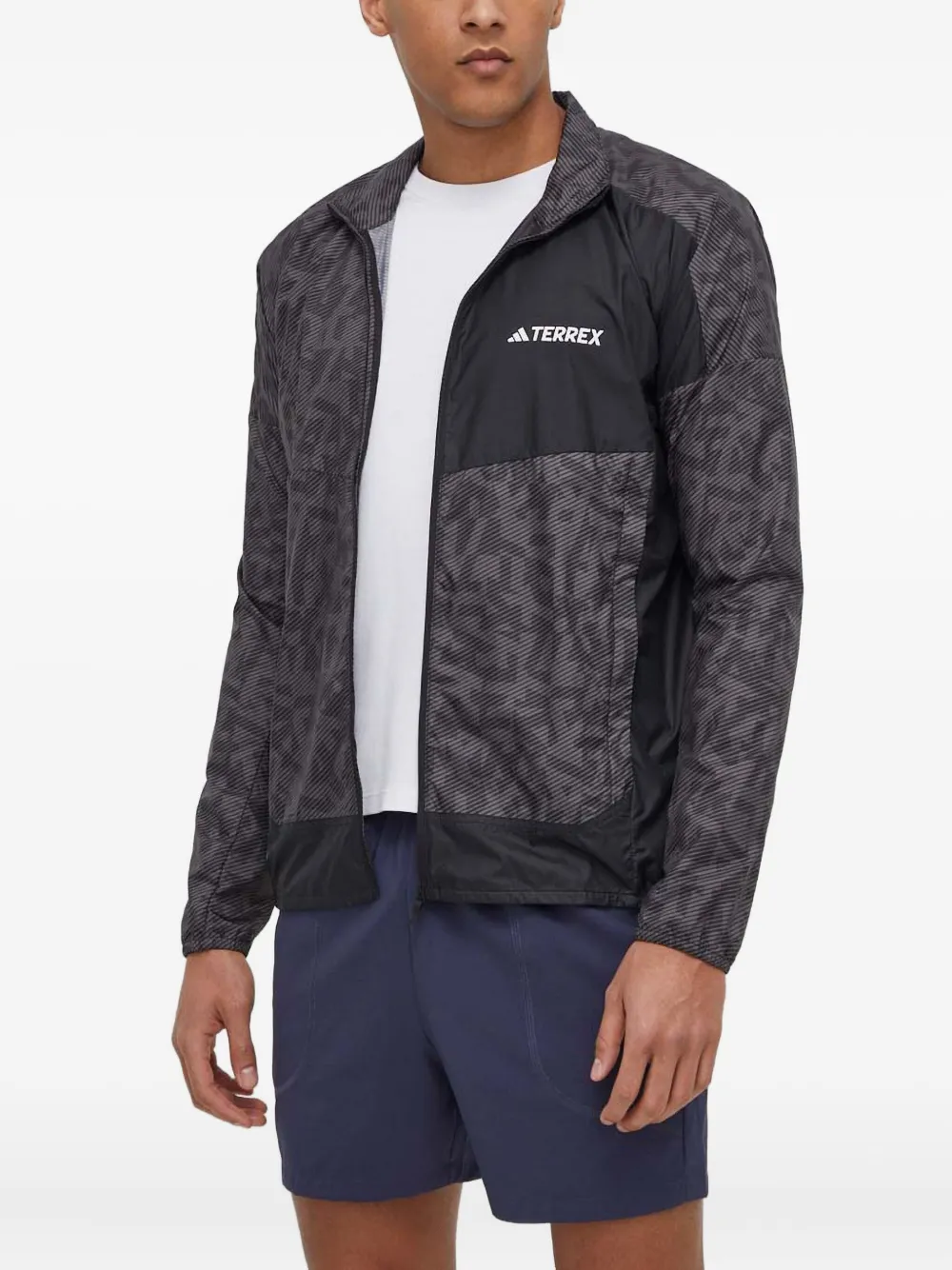 

Куртка на молнии с абстрактным принтом Adidas, серый