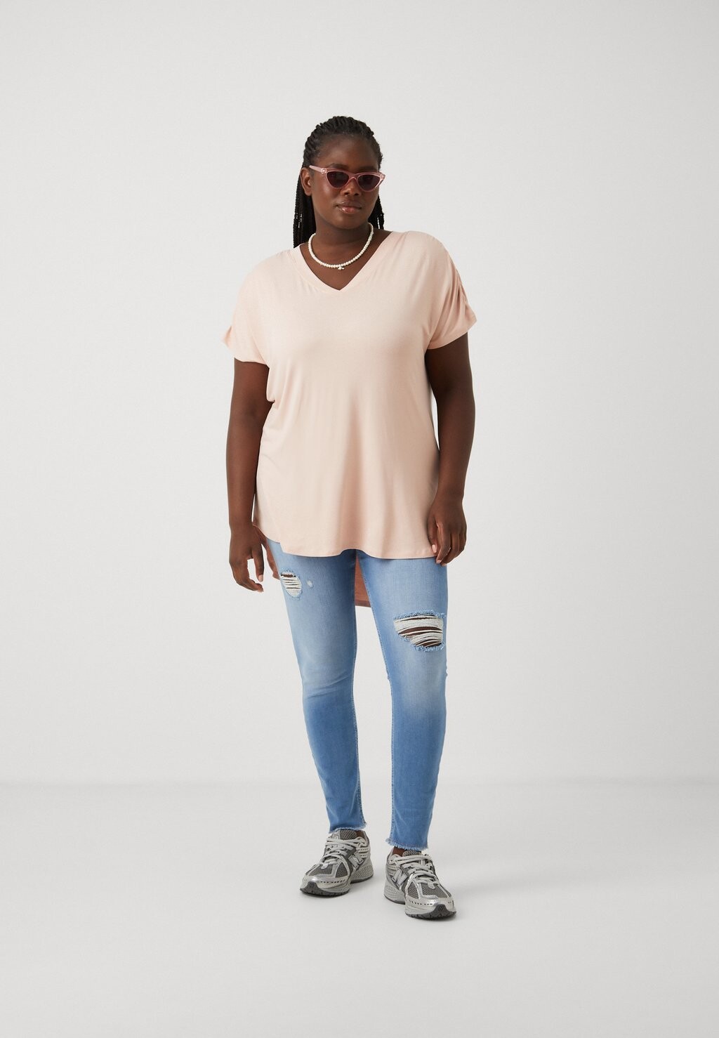 

Базовая футболка Carlaila High Low Only, розовый дымчатый