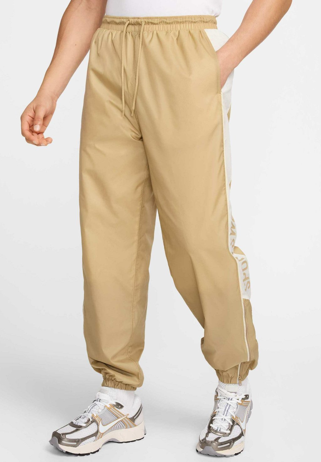 

Спортивные брюки CLUB JOGGER Nike Sportswear, бежевый