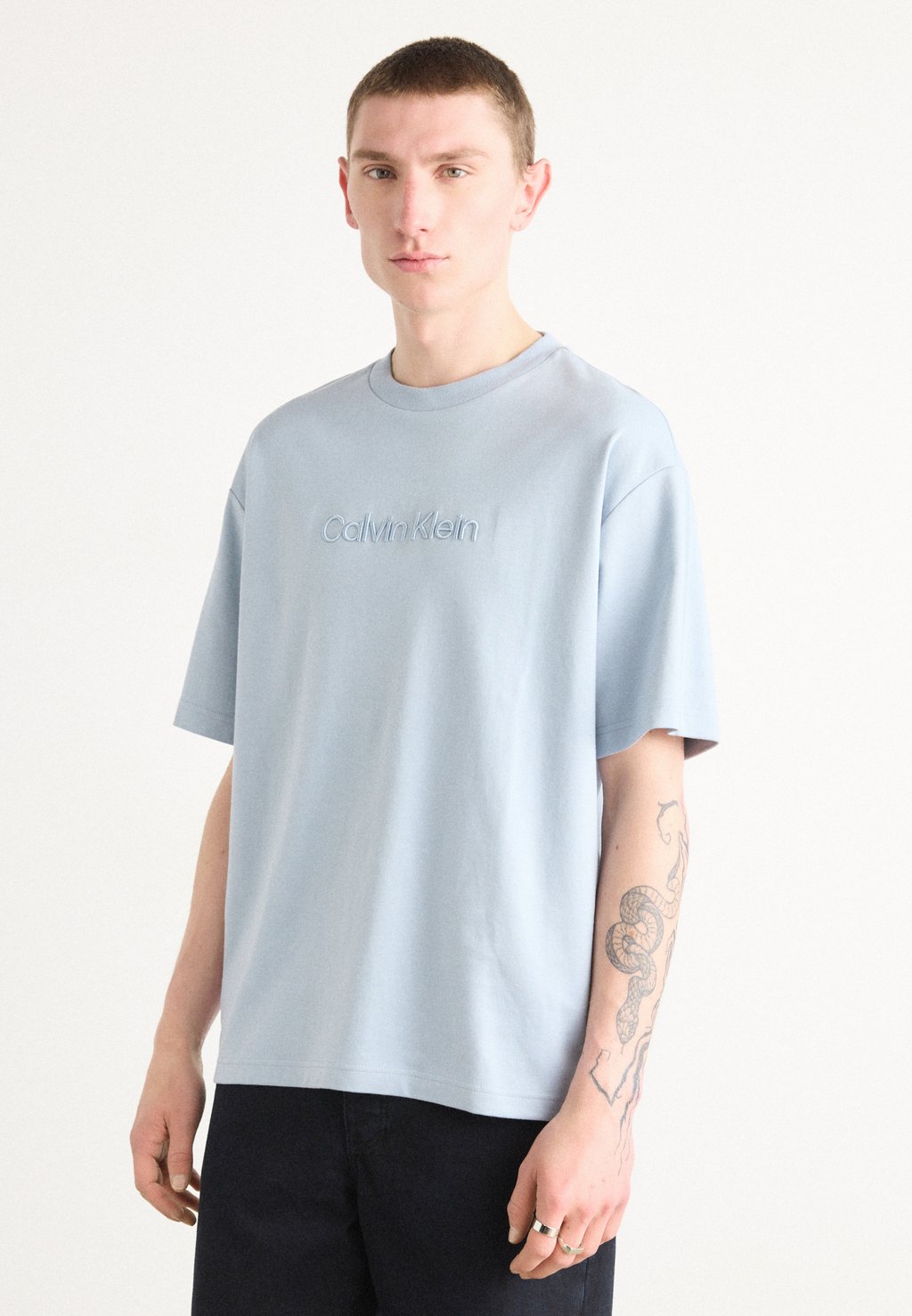 

Футболка с принтом FASHION LOGO TEE Calvin Klein, светло-голубой