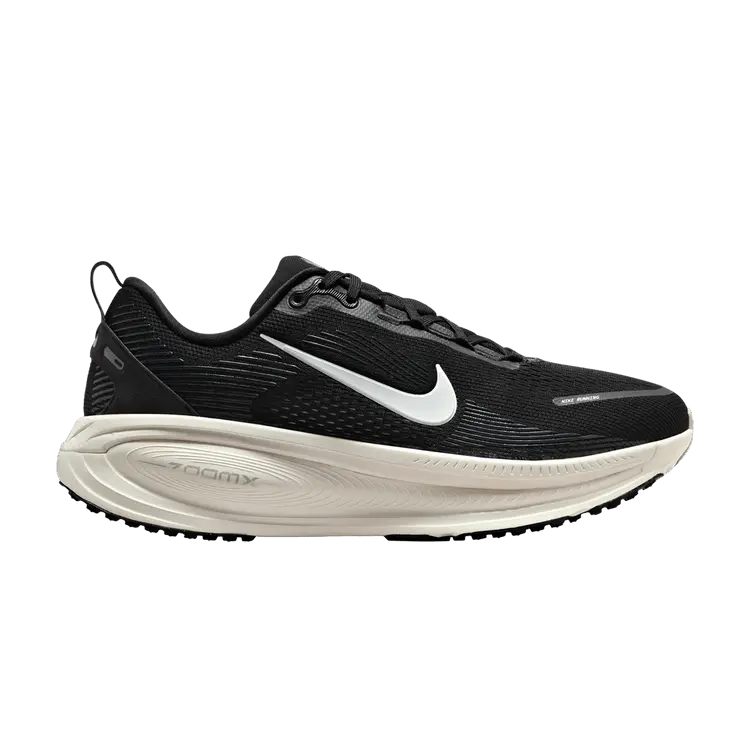 

Кроссовки Nike Vomero 18 Extra Wide 'Black Coconut Milk', черный