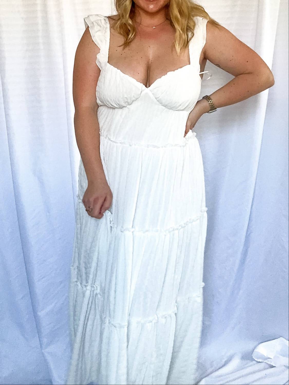 

Фей Многослойное Макси Платье в белом LE LIS