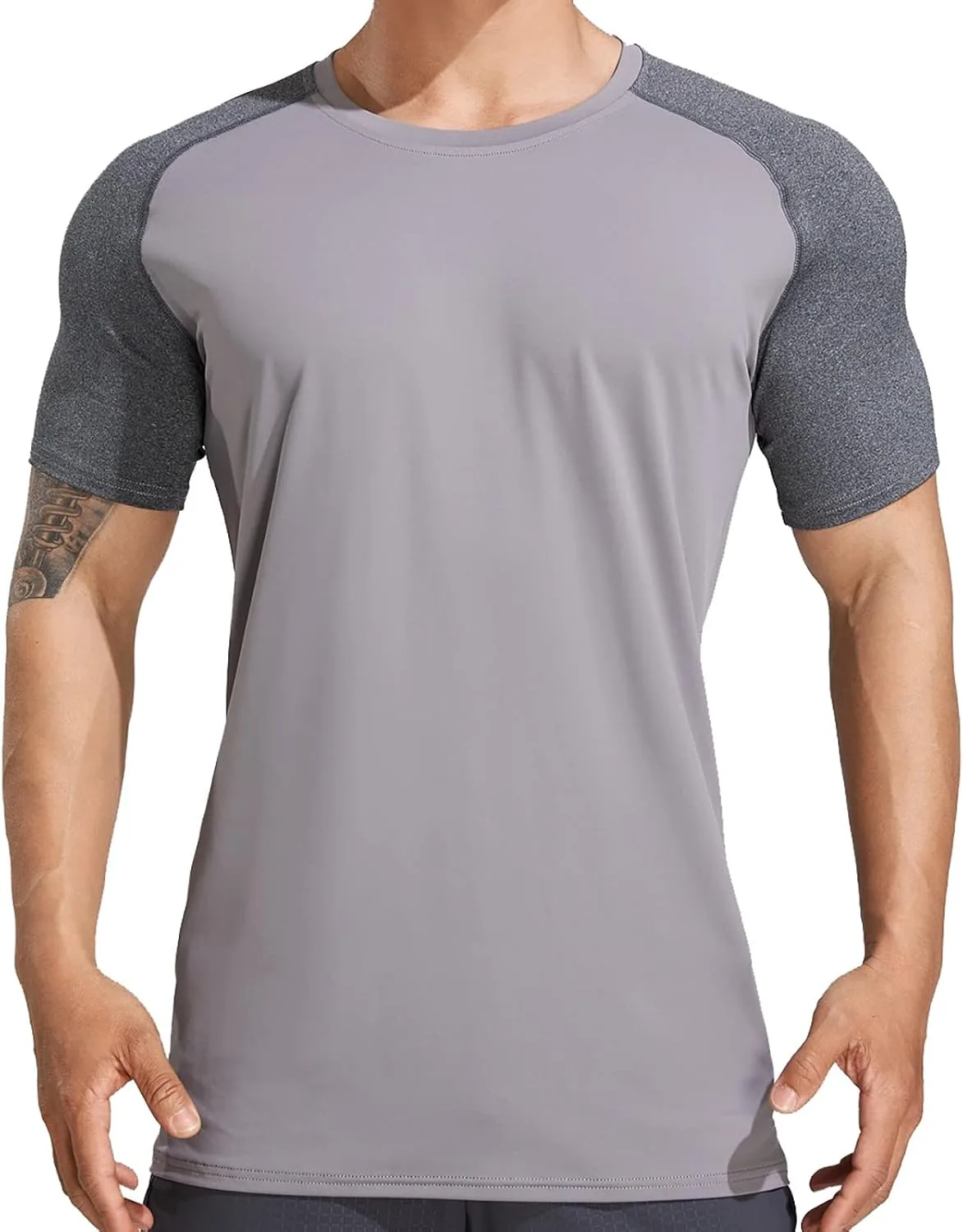 

Футболка для мужчин Muscle Fit Colorblock