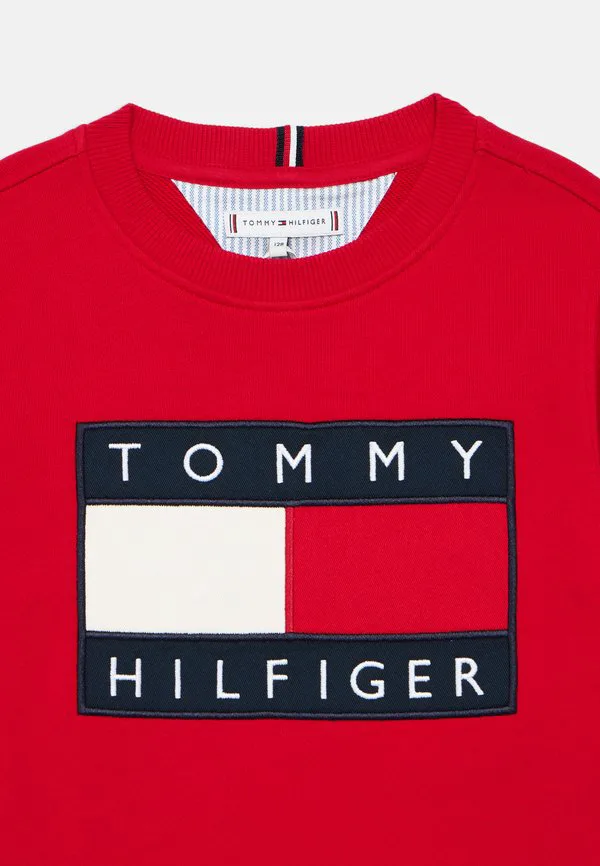 Толстовка с круглым вырезом и аппликацией в виде флага наследия. Tommy Hilfiger, Primary Red — фото 3