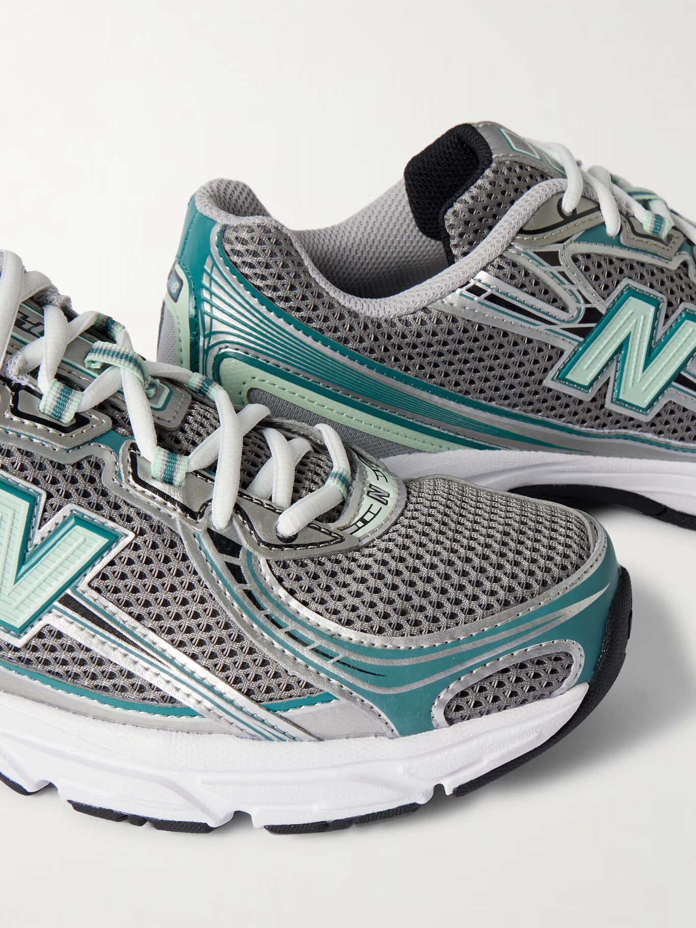 

740 Кроссовки из сетки NEW BALANCE, серый