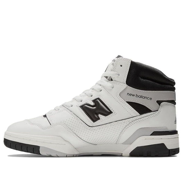 

Кроссовки 650р New Balance, белый