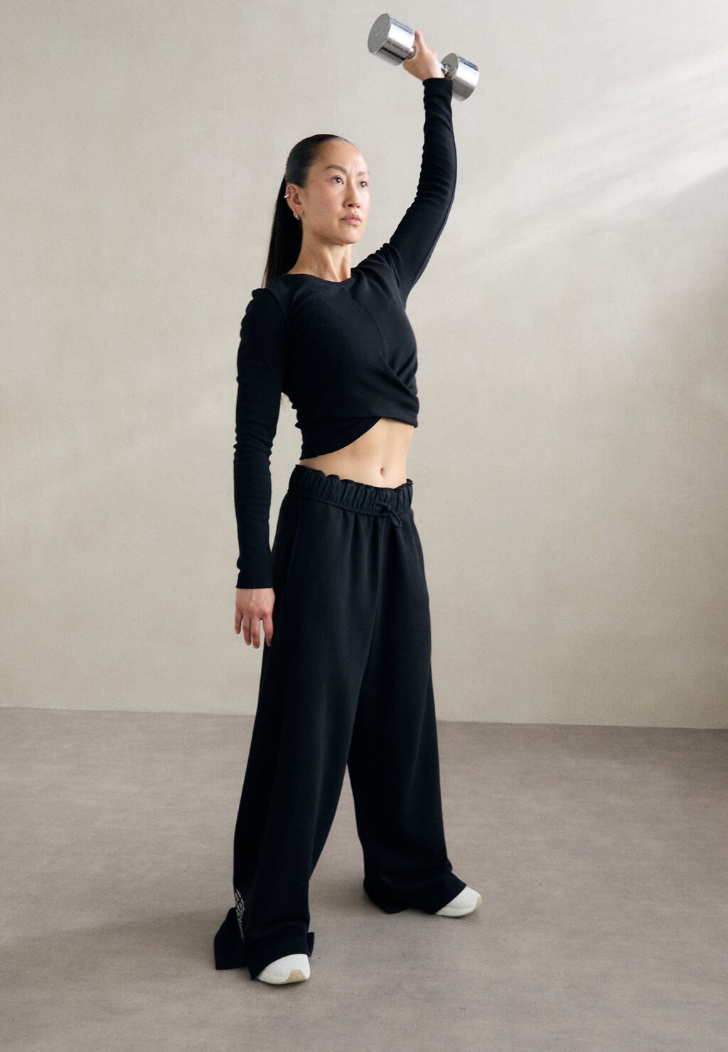 

Рубашка с длинным рукавом EMOTIONAL DANCE CREWNECK LONG SLEEVE Champion, черный
