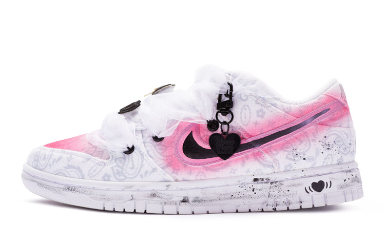 

Кроссовки Nike Dunk Skateboard Shoes Women's Low-Top White Black Pink