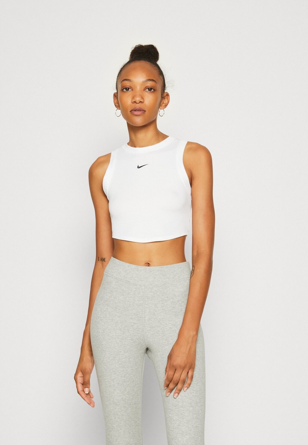

Топ Nike
