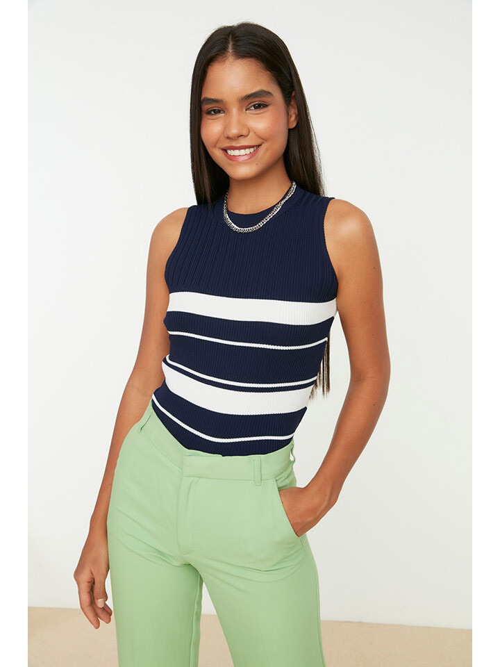 

Топ trendyol, темно-синий