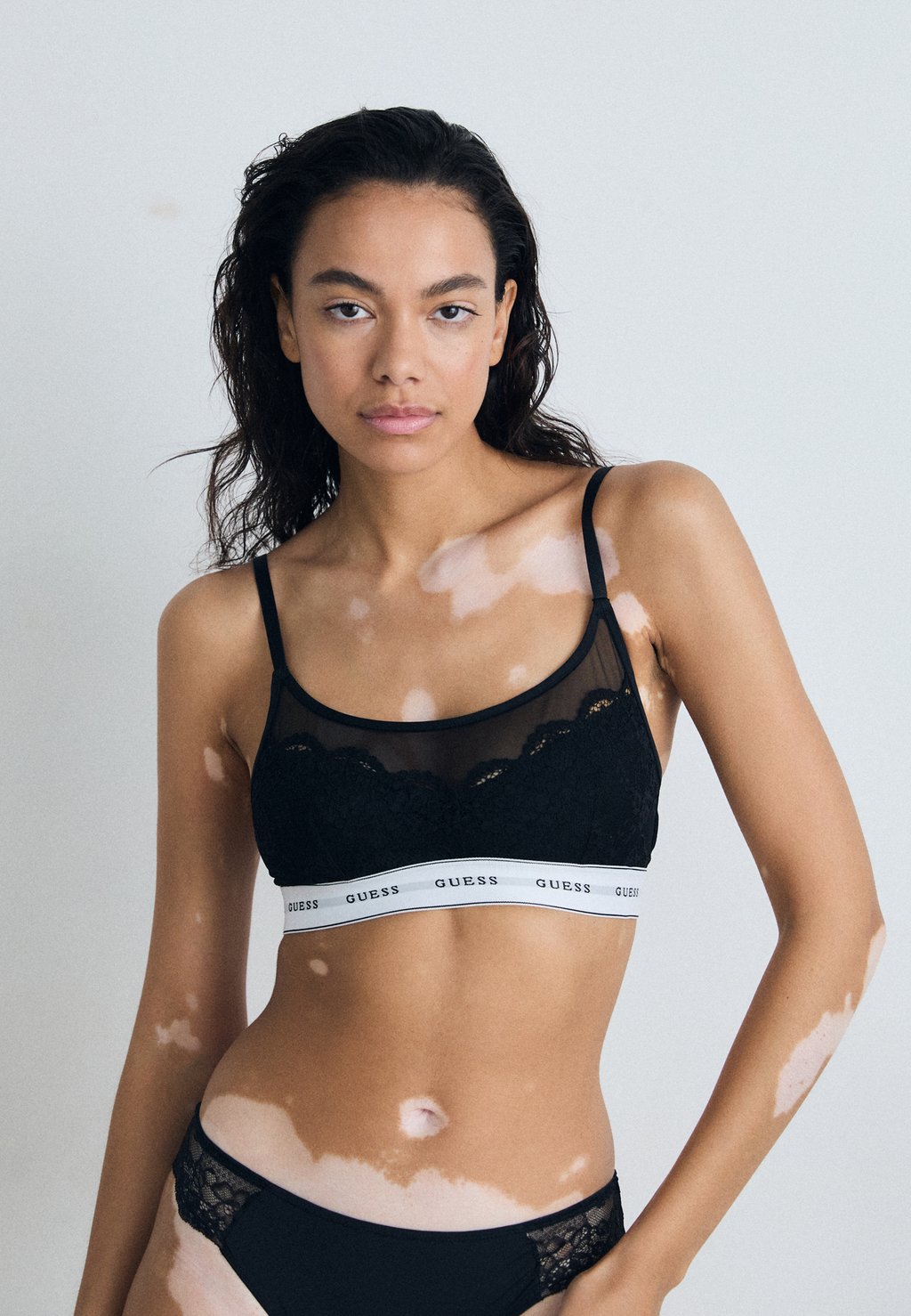 

Бюстье BELLE BRALETTE SOFT Guess, черный