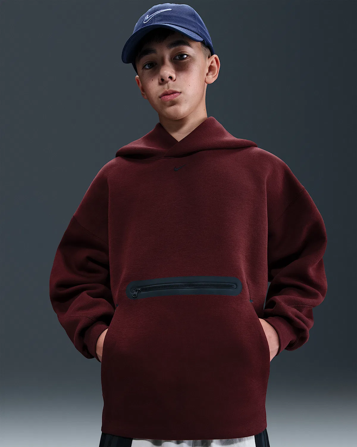 Детская (мальчиковая) оверсайз худи Nike Sportswear Tech Fleece, Dark Team Red/Black — фото 3