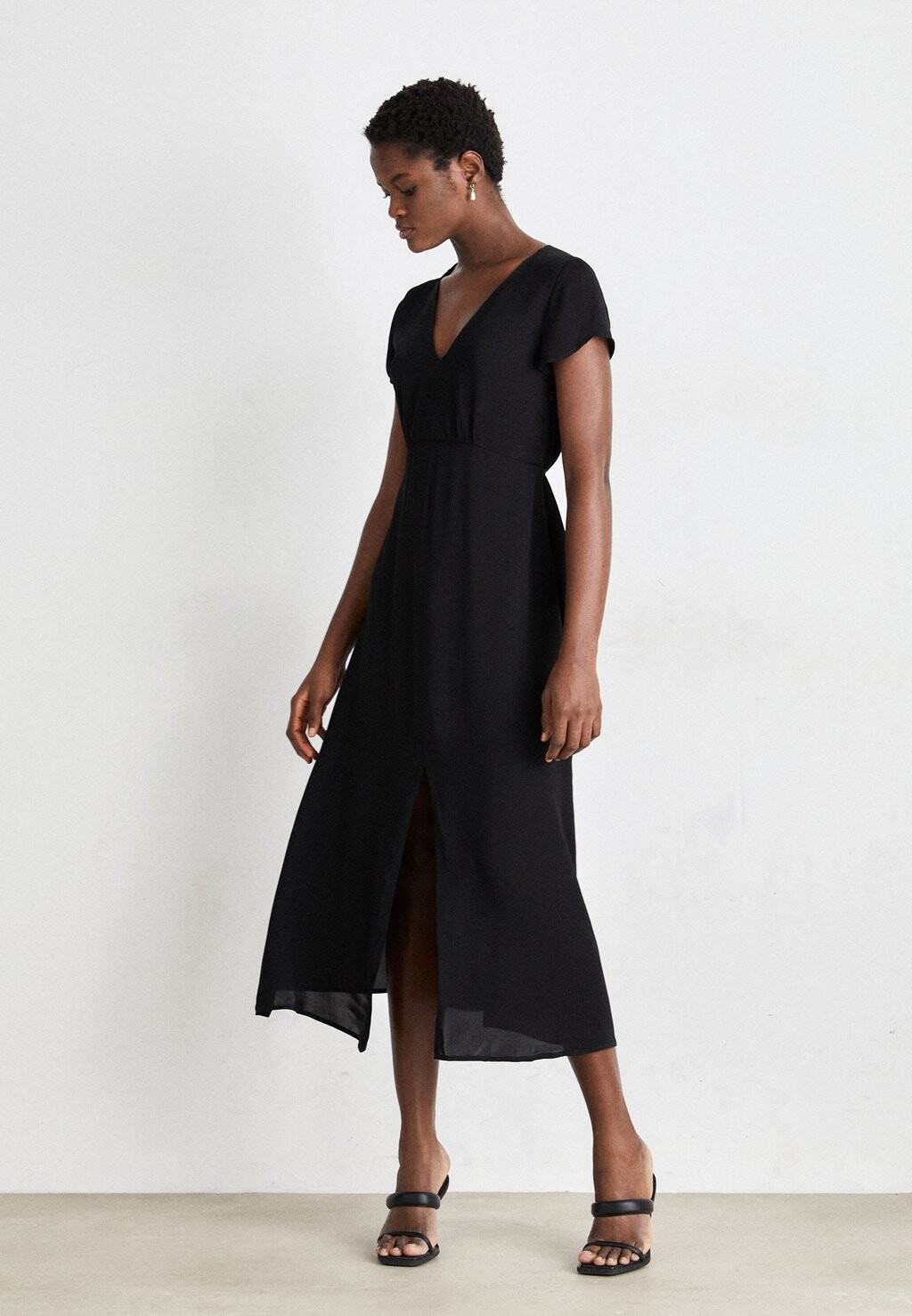 

Дневное платье MIDI DRESS WITH BELT DKNY, цвет black