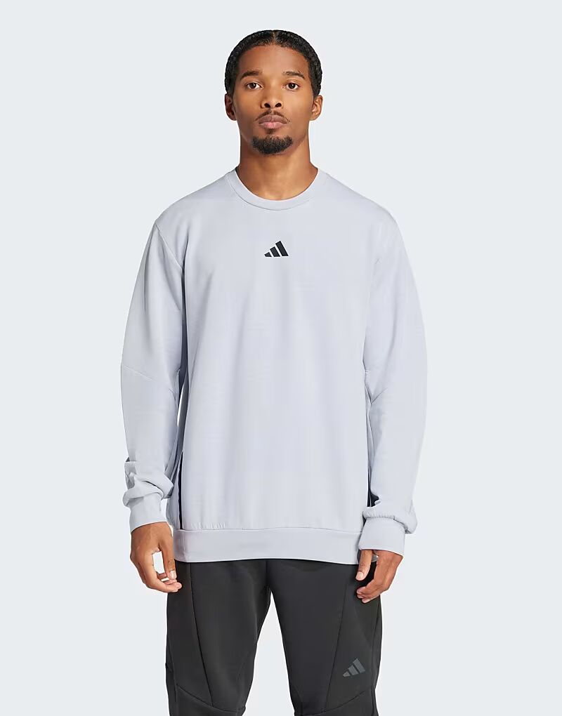 

Толстовка Adidas performance Designed for training crew в цвете Halo Silver