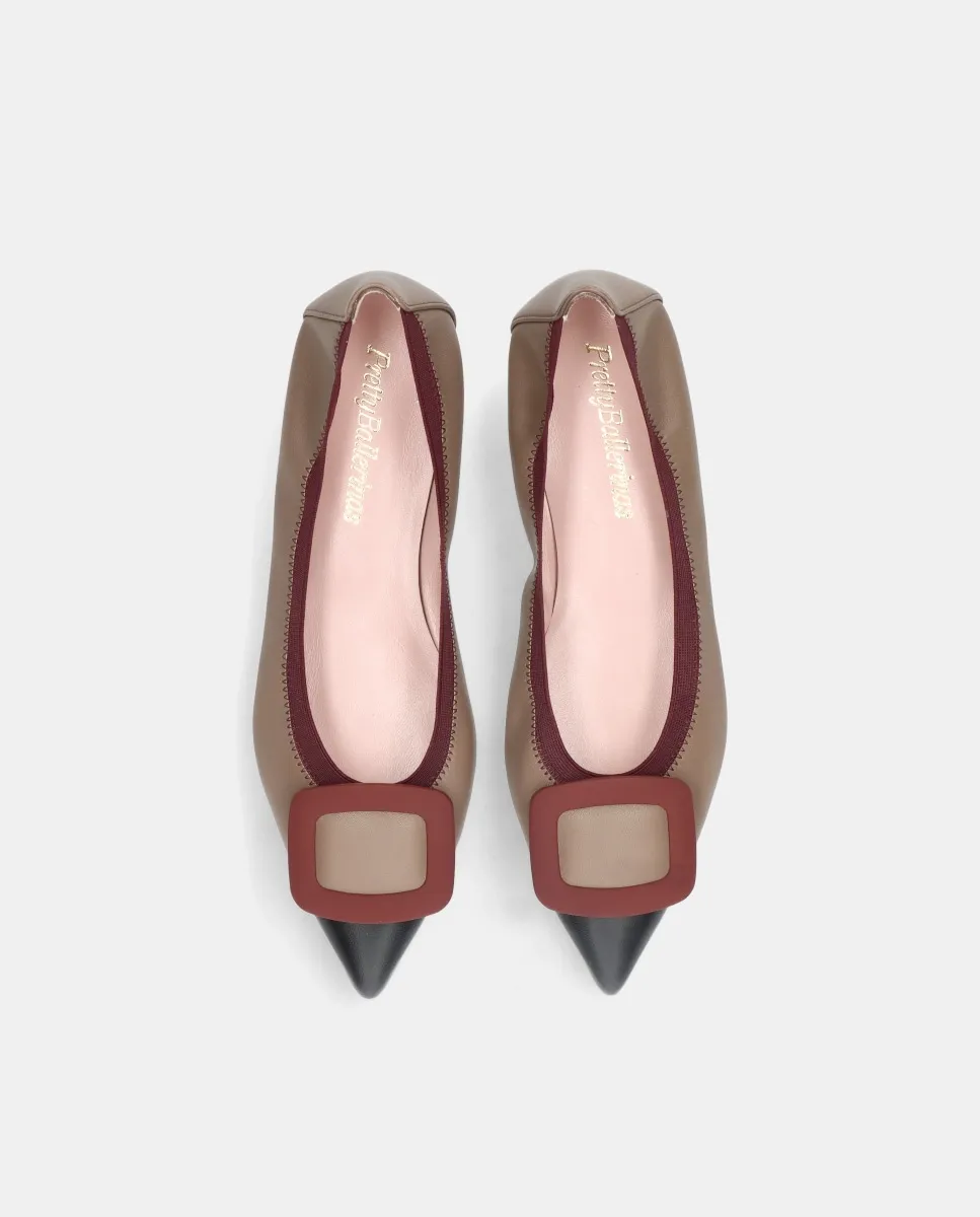 Женские балетки Ella из мягкой кожи напа с декоративной пряжкой Pretty Ballerinas, коричневый — фото 2