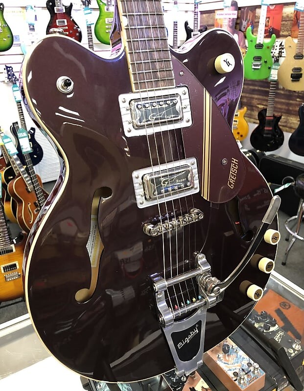 

Электрогитара Gretsch G2604T Limited Edition Streamliner Rally II Center Block with Bigsby, Laurel Fingerboard, Two-Tone Oxblood/Walnut Stain