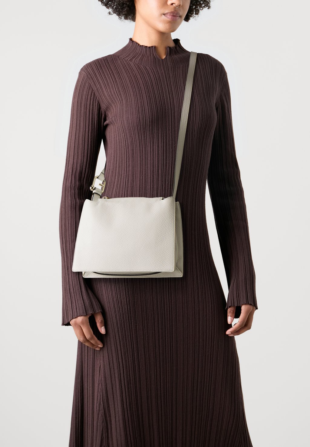 

Сумка через плечо NUVOLA CROSSBODY Furla, белый