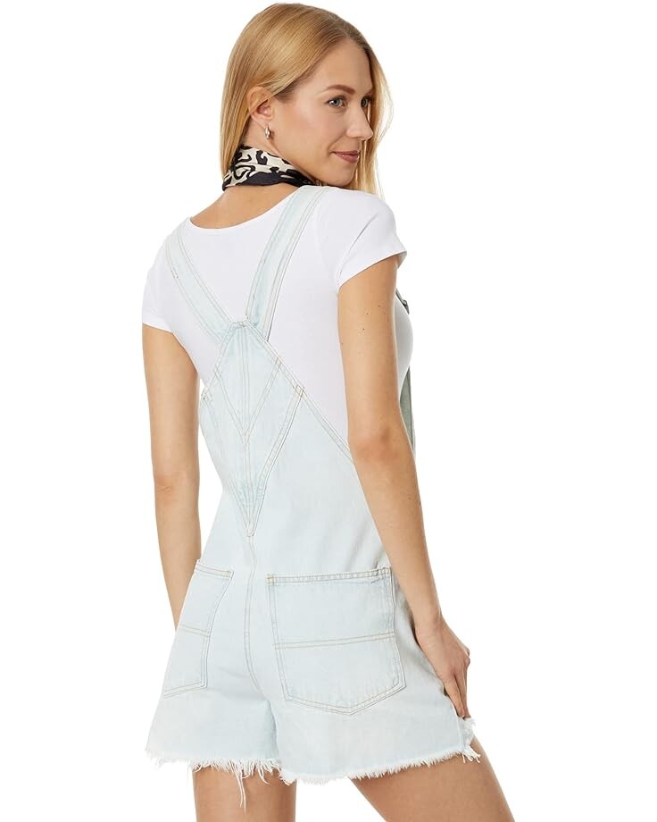 

Шорты Blank NYC Denim Shortall with Destructed Hem in Piano Solo, цвет Piano Solo