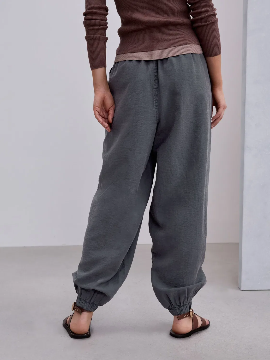 Брюки Next Barrel Pants в графитовом цвете — фото 3
