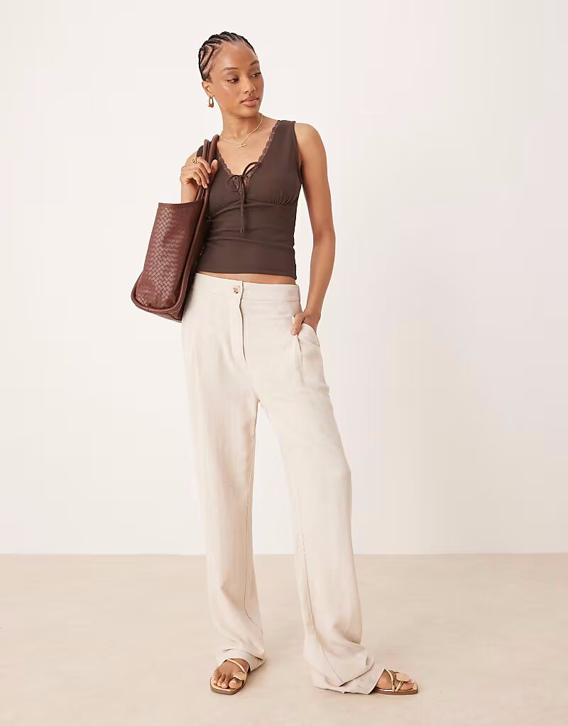 

ASOS DESIGN Зауженные брюки со складками спереди и льном цвета камня