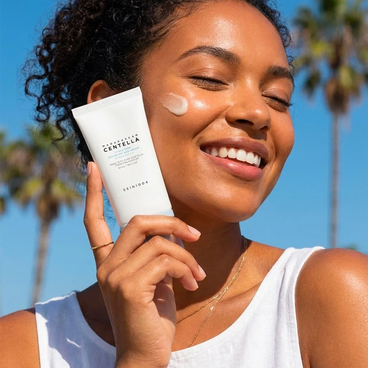 Солнцезащитная сыворотка для лица «Madagascar Centella Hyalu-Cica Water-Fit» SPF50+ PA++++ от SKIN1004 ‎Skin1004 — фото 4