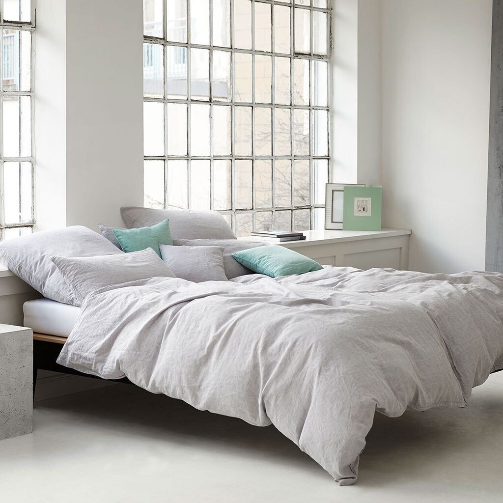 

Элегантное полульняное постельное белье Uni Breeze White 135х200 см + 80х80 см Elegante