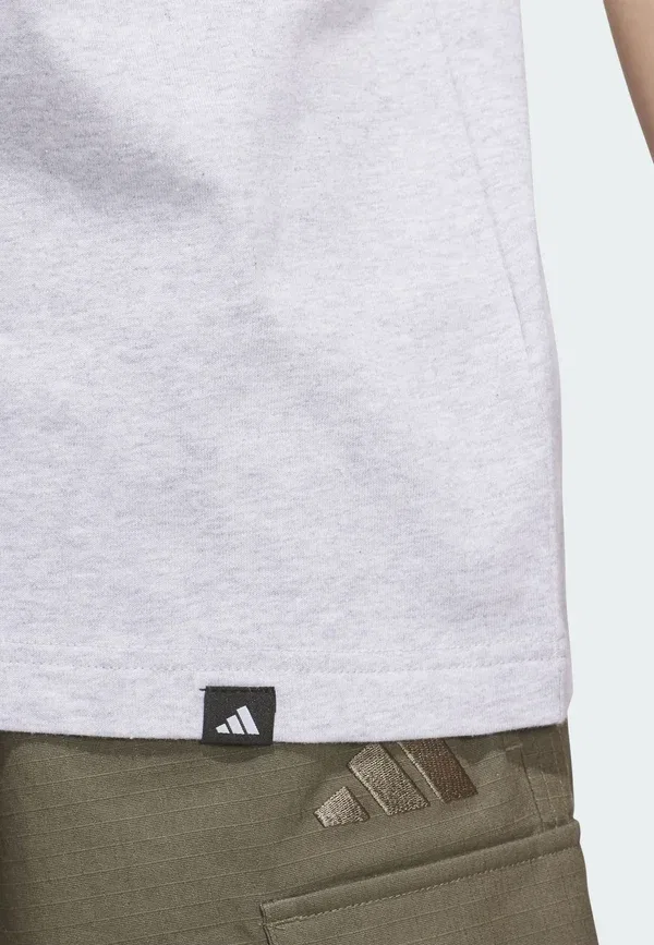 Футболка с принтом Adidas Sportswear Varsity Tailsweep Graphic T-Shirt, светло-серый меланж — фото 4