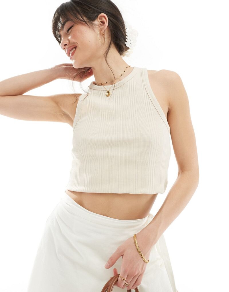 

Vero Moda – майка песочного цвета в рубчик