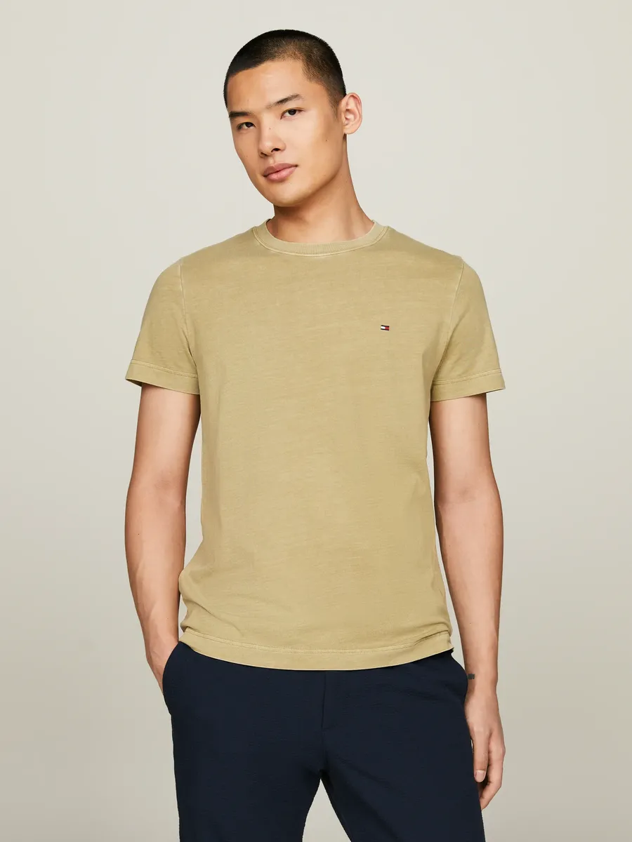 

Футболка Tommy Hilfiger "GARMENT DYE CHEST FLAG TEE", оливковый