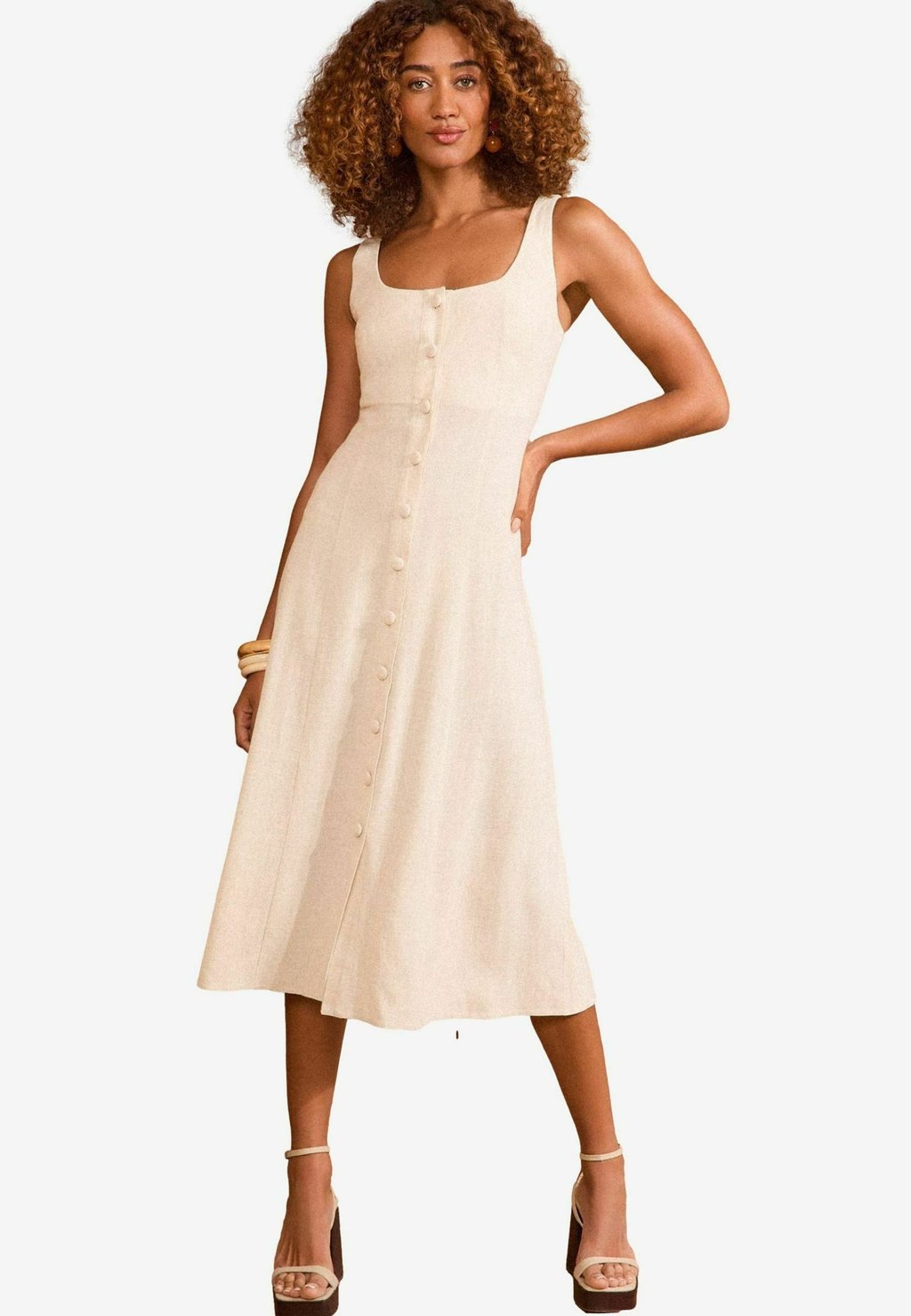 

Повседневное платье REGULAR FIT - WITH TAILORED BUTTON THROUGH MIDI Love & Roses, бежевый