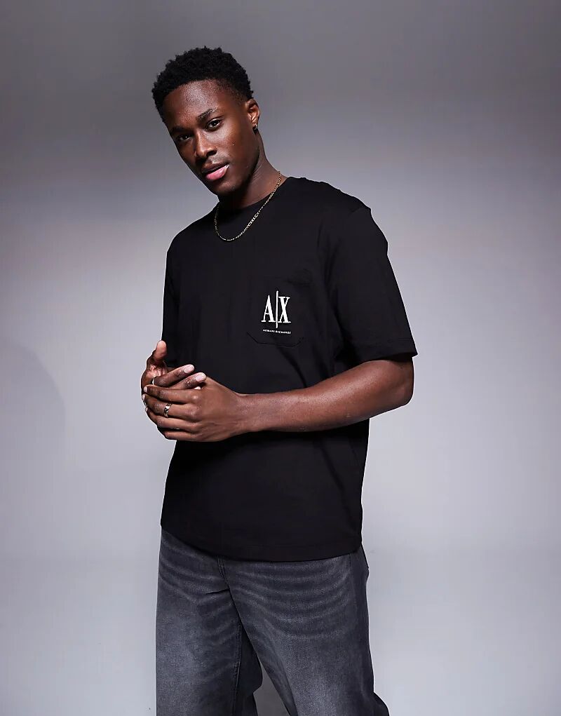

Футболка с логотипом на кармане черного цвета Armani Exchange