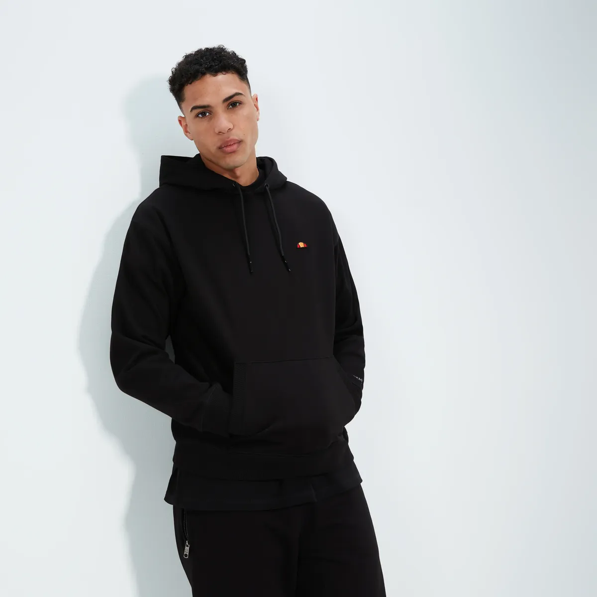 

Толстовка Ellesse с капюшоном "H HOODED SEATSHIRT", черный
