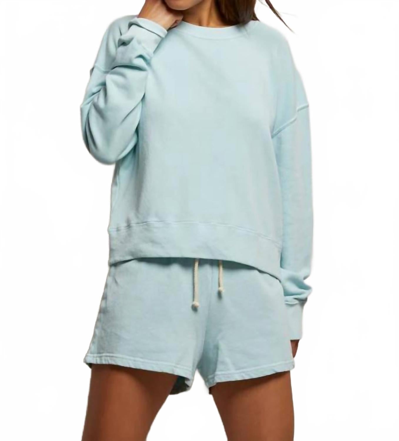 

Лейла Шорты в синем PERFECTWHITETEE