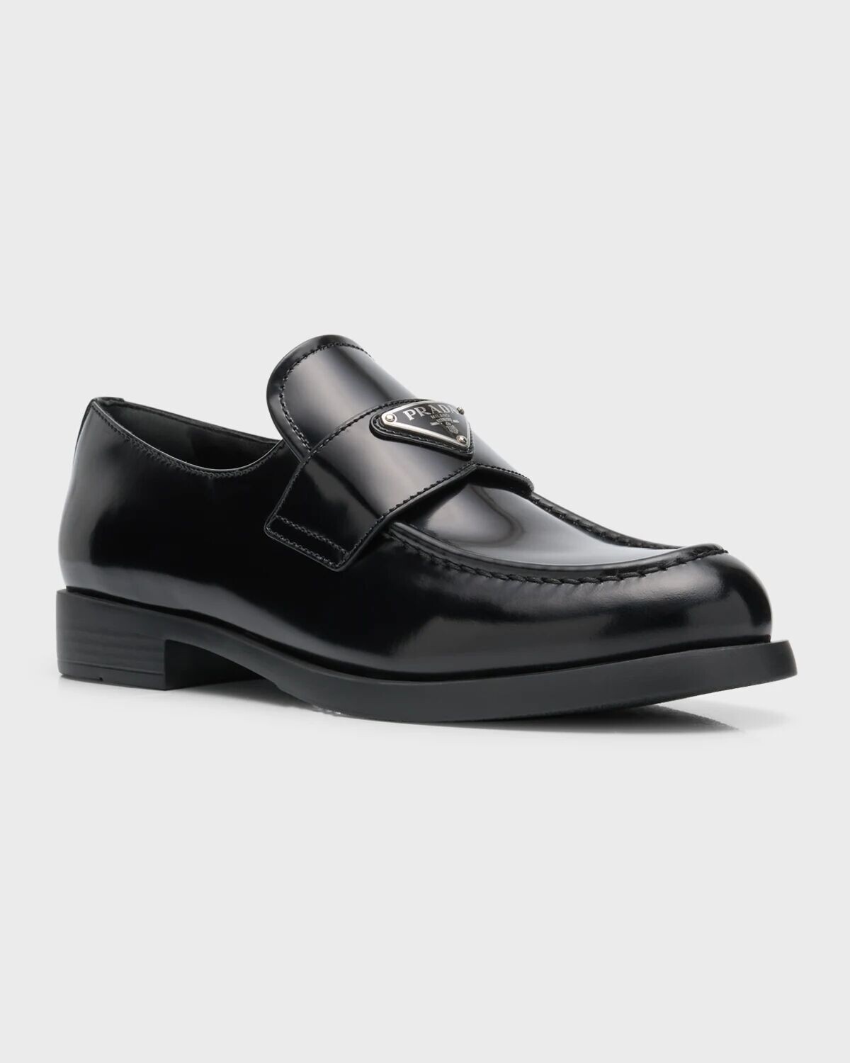 Кожаные лоферы без шнуровки на плоской подошве Prada, цвет Nero — фото 3