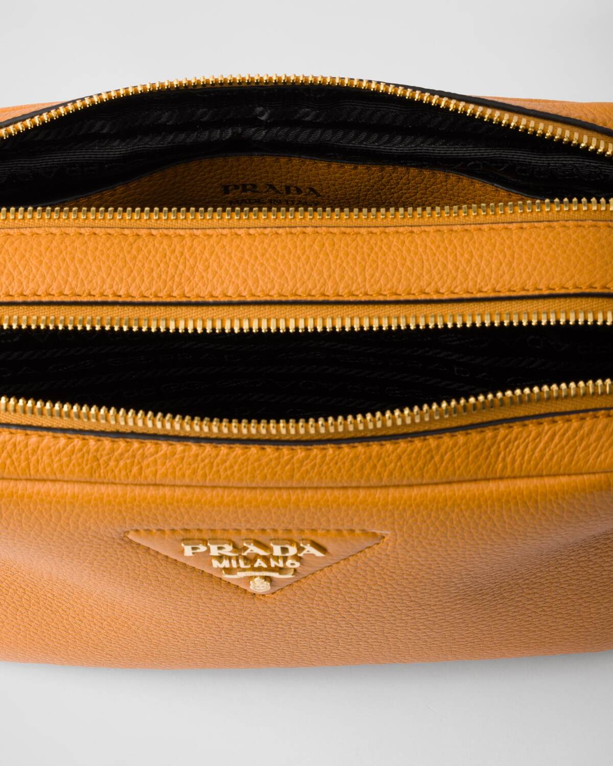 Маленькая кожаная сумка на плечо Prada, янтарный — фото 4
