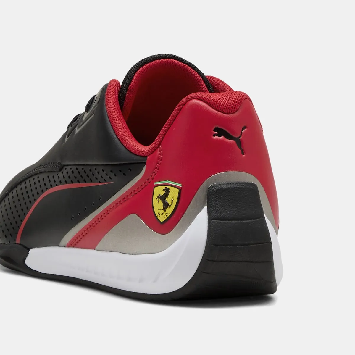 Кроссовки повседневные Ferrari Drift Cat 11 Jr унисекс Puma, черный — фото 2