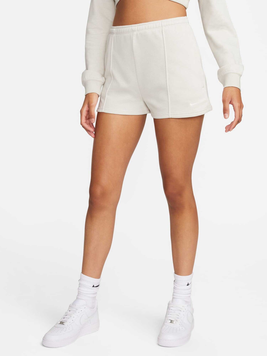 

Шорты Nike W NSW NK CHLL FT HR 2IN SHORT, бежевый