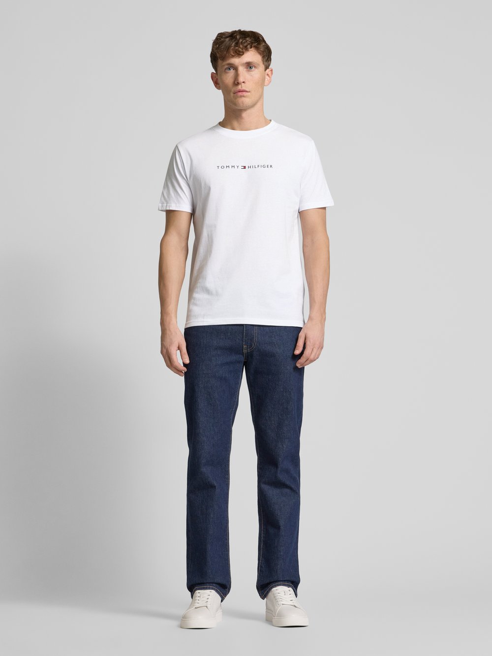 

Футболка с этикеткой Tommy Hilfiger, белый