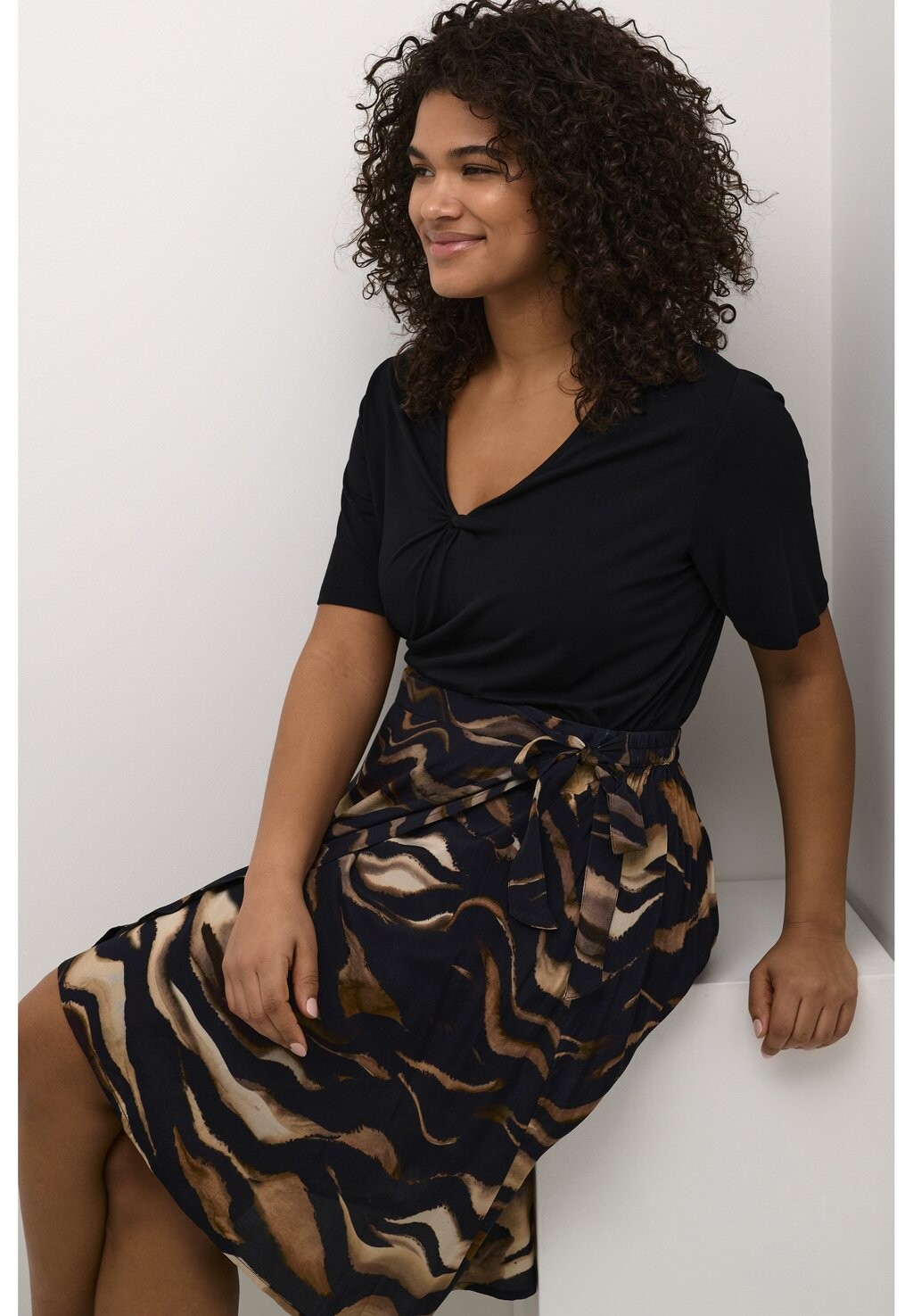 

Базовая футболка WINNI Kaffe Curve, цвет Mottled Black