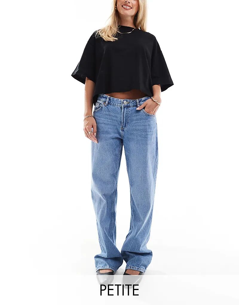 

Джинсы Petite прямого кроя средней степени стертости Bershka