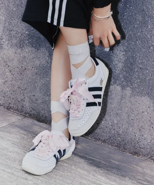 Кроссовки для тренировок из натуральной кожи IH5489 adidas Japan W белые
