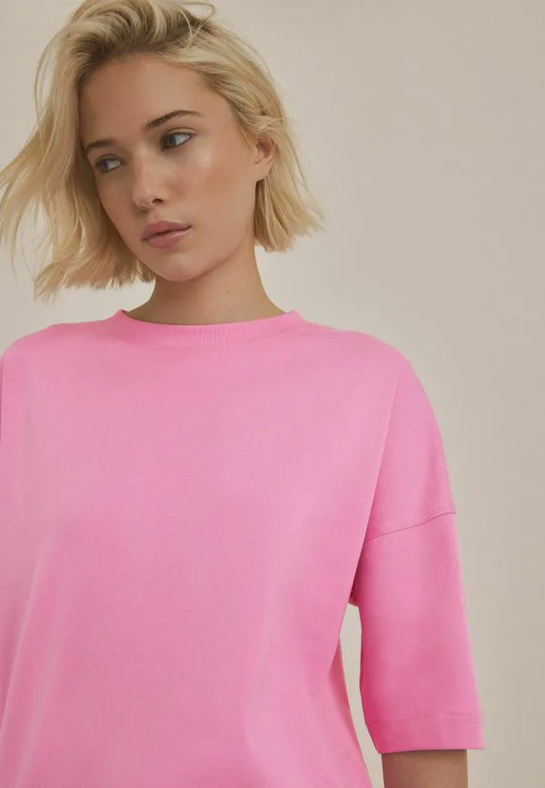 Удлиненная футболка свободного кроя прямого силуэта с принтом. Next, Bright Pink — фото 3