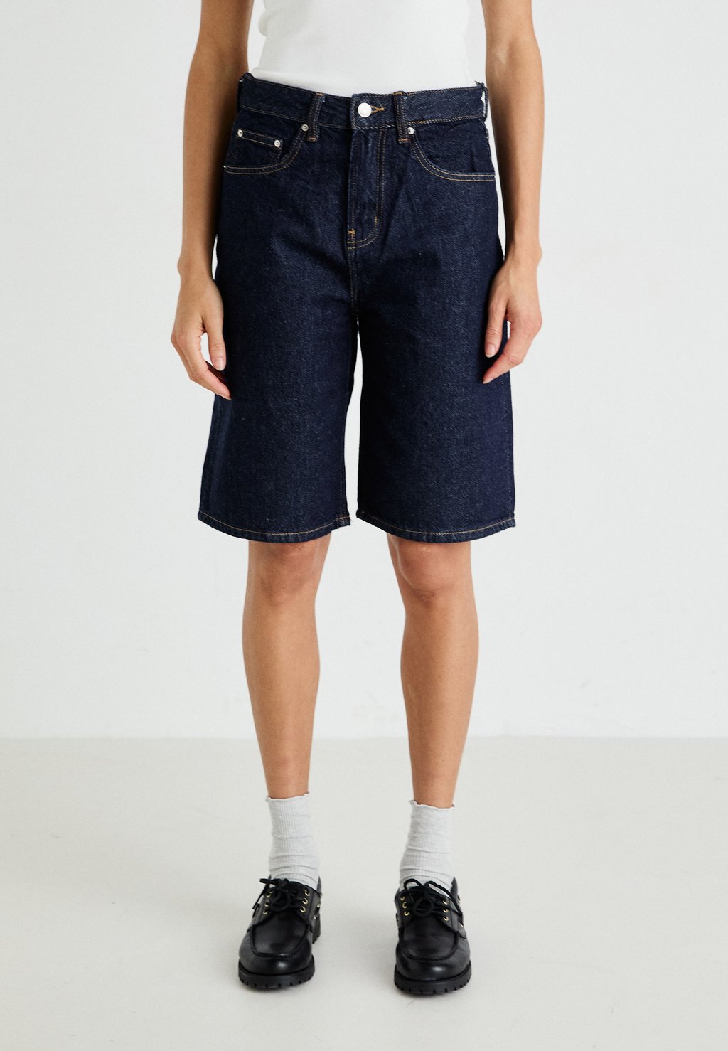 

Джинсовые шорты BAGGY Gina Tricot, цвет Rinsed Denim