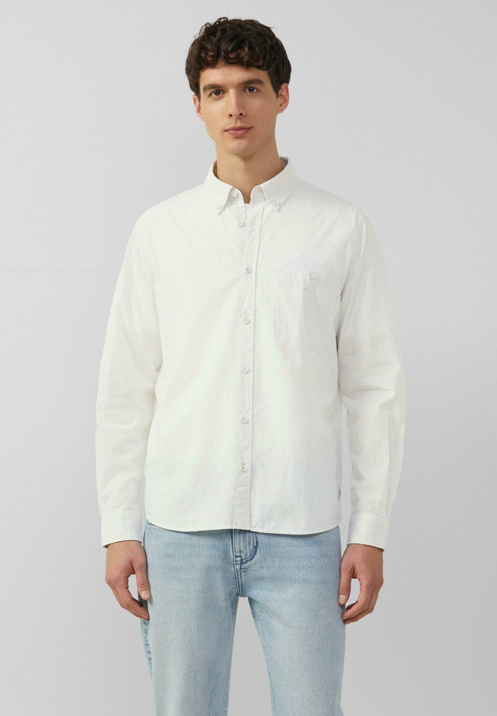 

Рубашка REGULAR FIT MIT BUTTON-DOWN-KRAGEN s.Oliver, цвет Weiß
