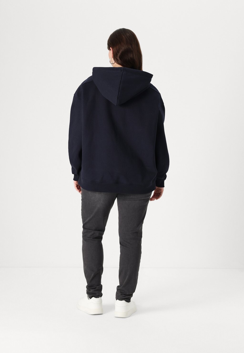 

Толстовка VARSITY CREST HOODIE Tommy Hilfiger Curve, темно-синий