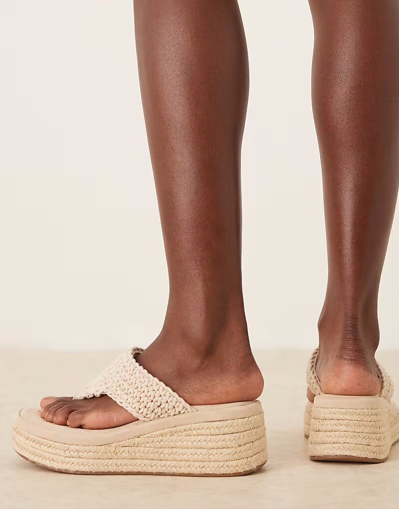 ASOS DESIGN Тукан крючком плетеные босоножки на танкетке натурального цвета — фото 2