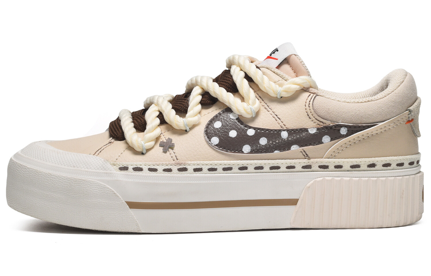 

Женские кроссовки для скейтбординга Nike Court Legacy, Beige/Brown