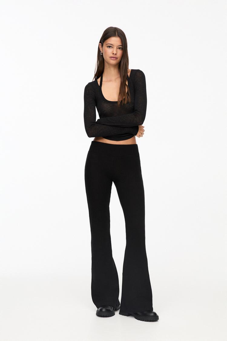 

Мягкие расклешенные брюки Pull And Bear, черный