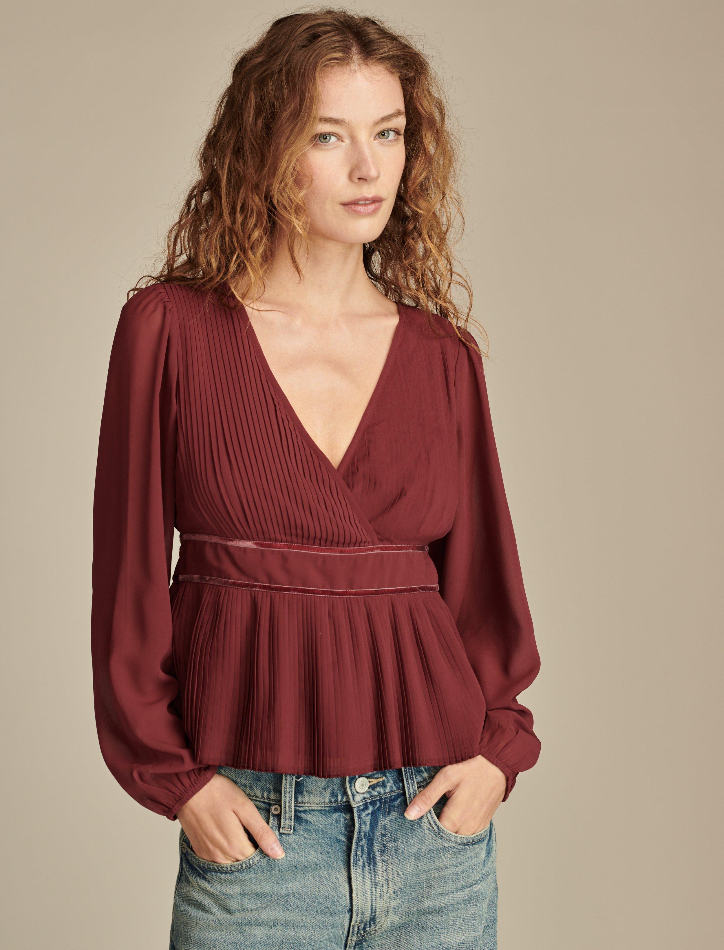 

Женский плиссированный топ с длинными рукавами Lucky Brand, темно-красный