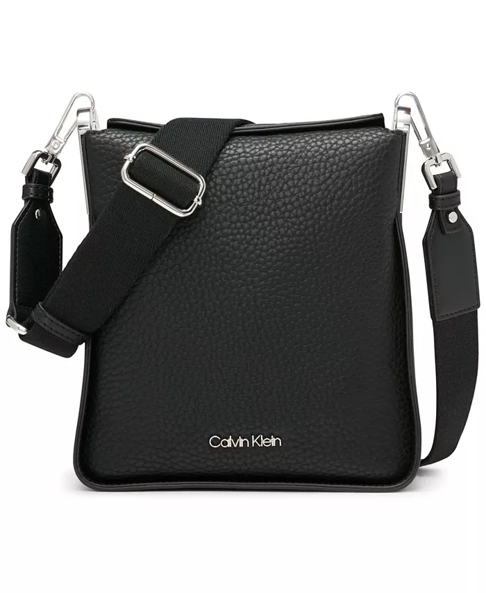 

Фэй Small регулируемая сумка через плечо с магнитным клапаном Calvin Klein, черный